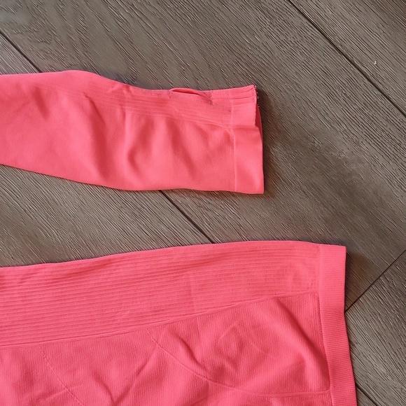 Diadora l neon l women's llike new l quarter zip l hooded l small - Picture 2 of 7